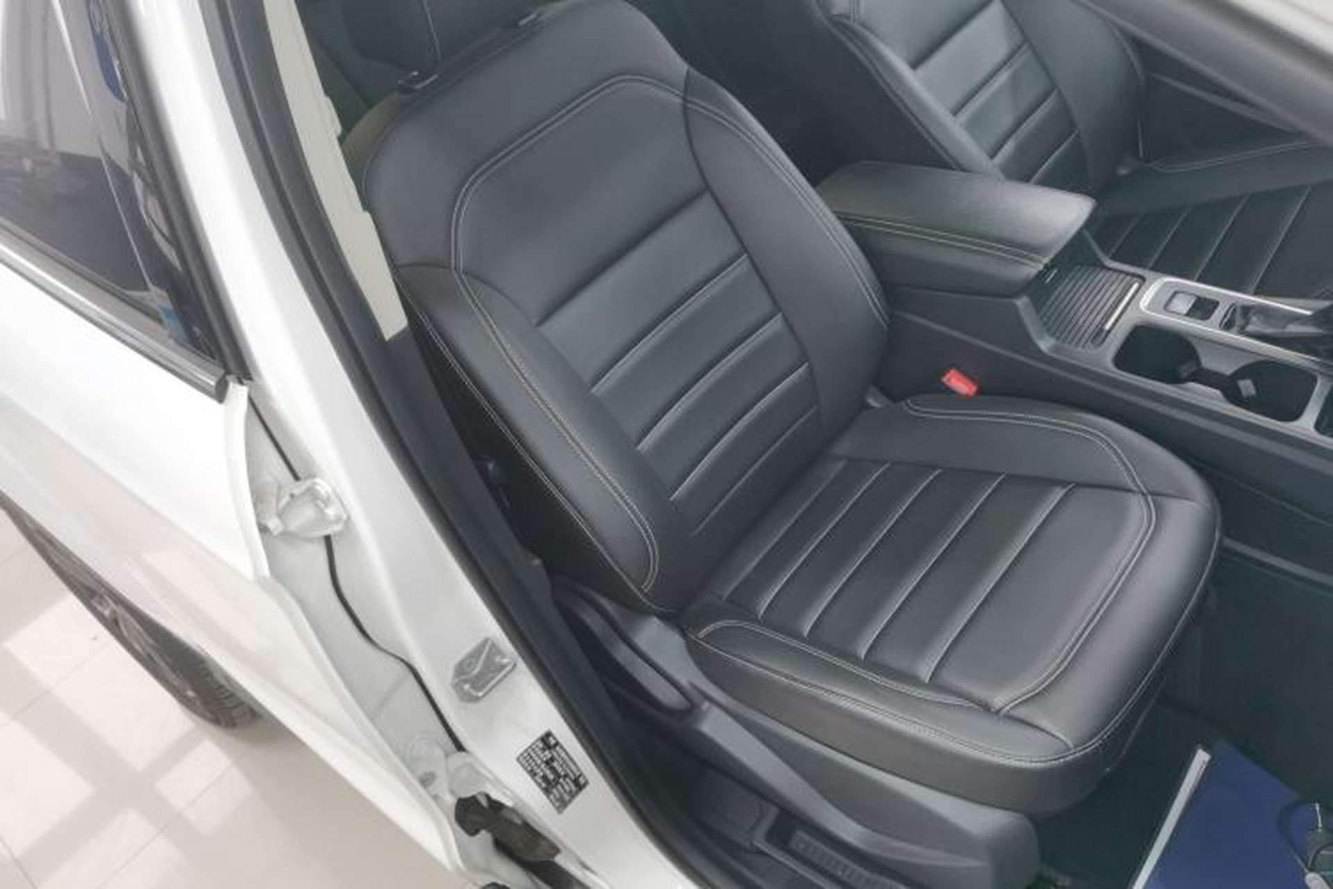 Used Ford Kuga 2019 EcoBoost 180 Two-Wheel-Drive Platinum Edition China VI Standard Right Front Seat