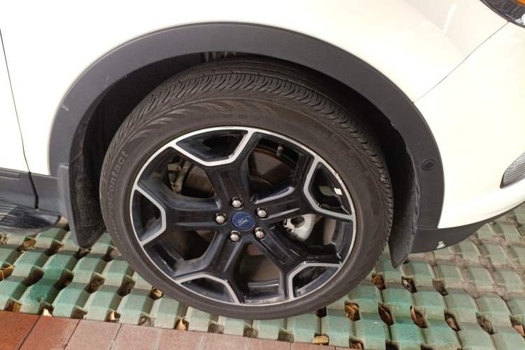 Used Ford Kuga 2019 EcoBoost 245 4x4 Sport Model China V Standard Right Front Wheel Hub