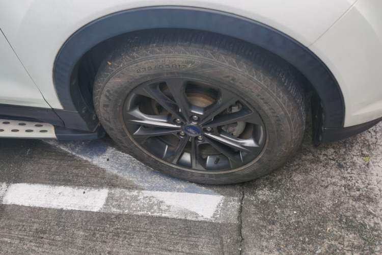 Used Ford Kuga 2019 EcoBoost 180 Two-Wheel-Drive Platinum Edition China VI Standard Right Front Wheel Hub