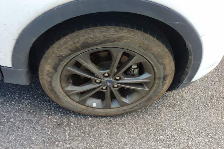 Used Ford Kuga 2019 EcoBoost 180 Two-Wheel-Drive Platinum Edition China VI Standard Right Front Wheel Hub