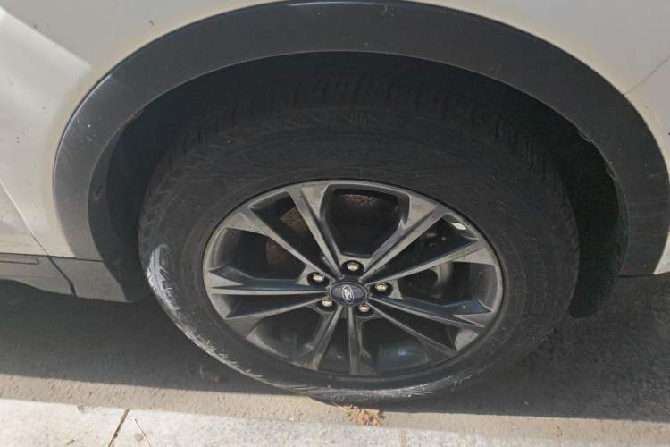 Used Ford Kuga 2019 EcoBoost 180 Two-Wheel-Drive Platinum Edition China VI Standard Right Front Wheel Hub