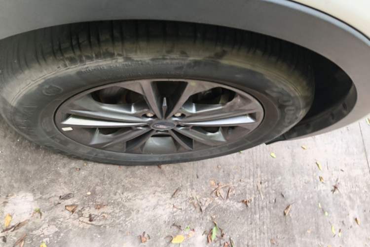 Used Ford Kuga 2019 EcoBoost 180 Two-Wheel-Drive Platinum Edition China VI Standard Right Front Wheel Hub