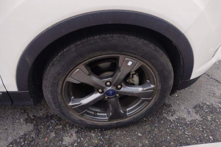 Used Ford Kuga 2019 EcoBoost 180 Two-Wheel-Drive Titanium Plus Model China VI Standard Right Front Wheel Hub