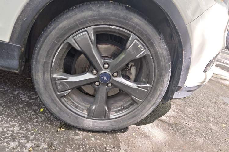 Used Ford Kuga 2019 EcoBoost 180 Two-Wheel-Drive Titanium Plus Model China VI Standard Right Front Wheel Hub