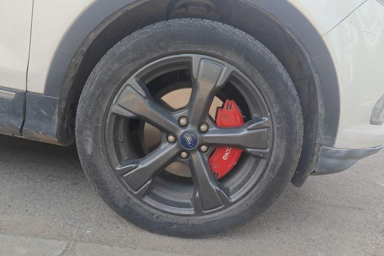 Used Ford Kuga 2019 EcoBoost 180 Two-Wheel-Drive Titanium Plus Model China V Standard Right Front Wheel Hub