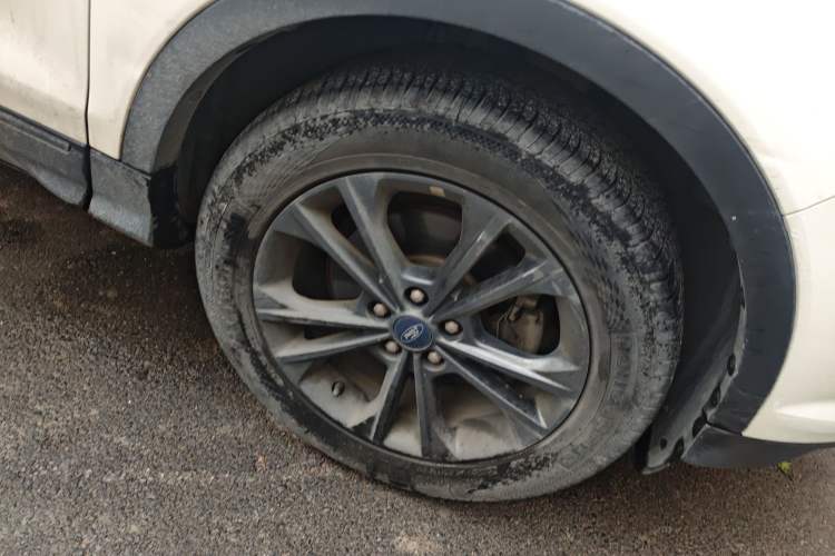 Used Ford Kuga 2019 EcoBoost 180 Two-Wheel-Drive Platinum Edition China VI Standard Right Front Wheel Hub