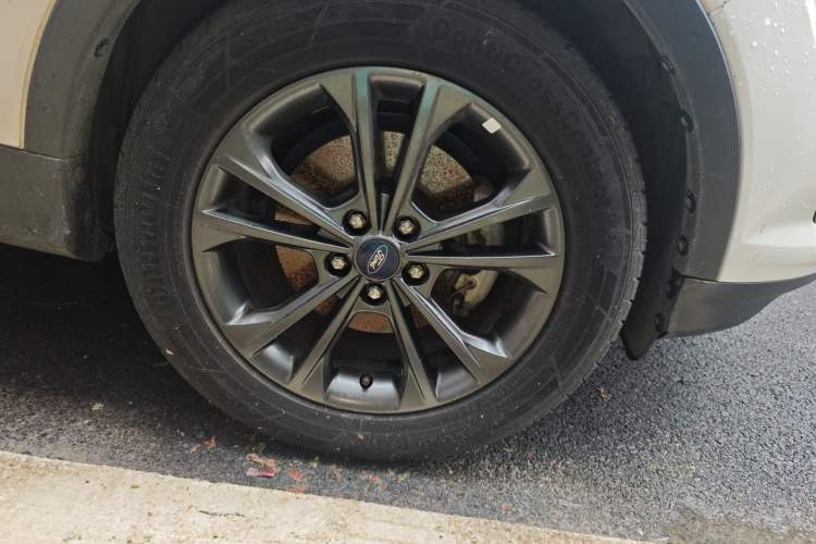 Used Ford Kuga 2019 EcoBoost 180 Two-Wheel-Drive Platinum Edition China VI Standard Right Front Wheel Hub