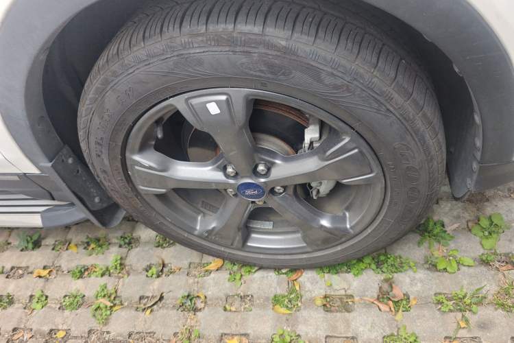 Used Ford Kuga 2019 EcoBoost 180 Two-Wheel-Drive Titanium Plus Model China VI Standard Right Front Wheel Hub