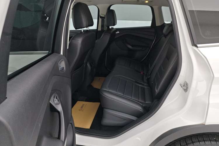 Used Ford Kuga 2019 EcoBoost 180 Two-Wheel-Drive Platinum Edition China VI Standard Right Rear Seat