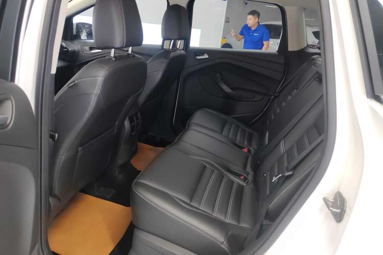 Used Ford Kuga 2019 EcoBoost 180 Two-Wheel-Drive Titanium Plus Model China VI Standard Right Rear Seat