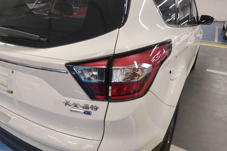 Used Ford Kuga 2019 EcoBoost 180 Two-Wheel-Drive Platinum Edition China VI Standard Right Rear Taillight