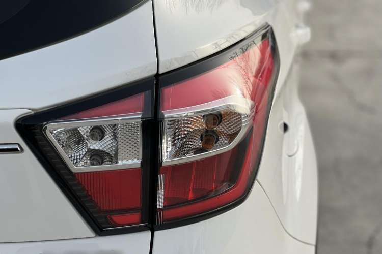 Used Ford Kuga 2019 EcoBoost 180 Two-Wheel-Drive Platinum Edition China VI Standard Right Rear Taillight