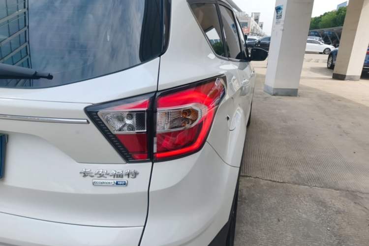 Used Ford Kuga 2019 EcoBoost 180 Two-Wheel-Drive Platinum Edition China VI Standard Right Rear Taillight