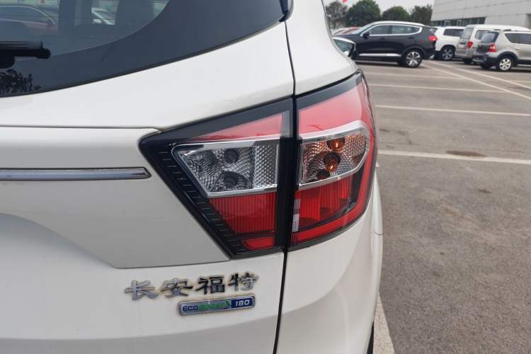 Used Ford Kuga 2019 EcoBoost 180 Two-Wheel-Drive Titanium Plus Model China V Standard Right Rear Taillight