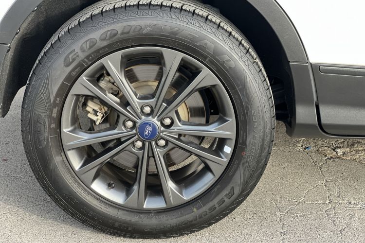 Used Ford Kuga 2019 EcoBoost 180 Two-Wheel-Drive Platinum Edition China VI Standard Right Rear Wheel Hub