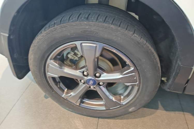 Used Ford Kuga 2019 EcoBoost 180 Two-Wheel-Drive Titanium Plus Model China VI Standard Right Rear Wheel Hub