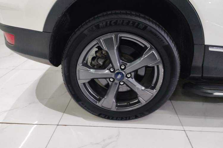 Used Ford Kuga 2019 EcoBoost 245 4x4 Prestige Plus Model China VI Standard Right Rear Wheel Hub