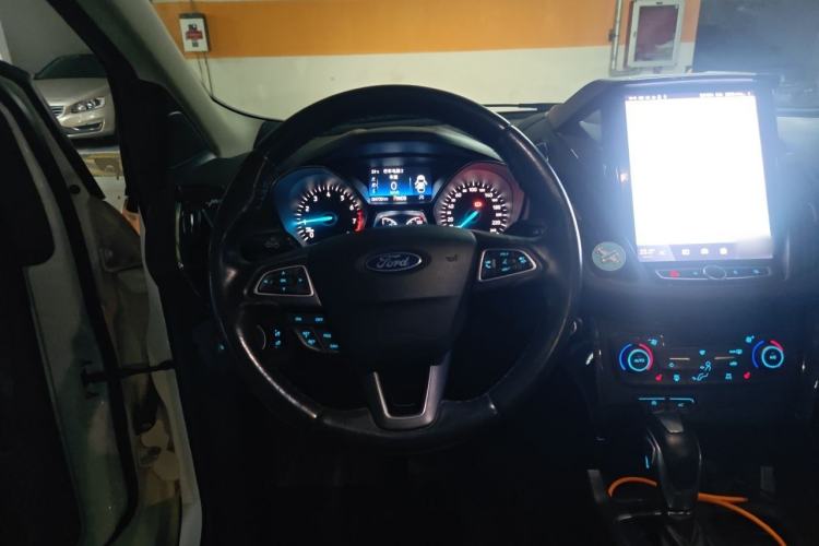 Used Ford Kuga 2019 EcoBoost 180 Two-Wheel-Drive Titanium Plus Model China VI Standard Steering Wheel