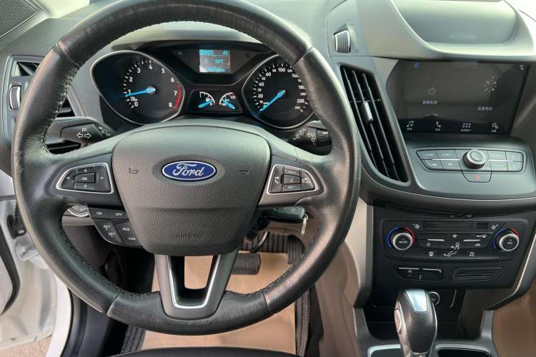 Used Ford Kuga 2019 EcoBoost 180 Two-Wheel-Drive Platinum Edition China VI Standard Steering Wheel