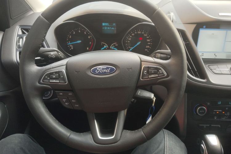 Used Ford Kuga 2019 EcoBoost 180 Two-Wheel-Drive Platinum Edition China VI Standard Steering Wheel