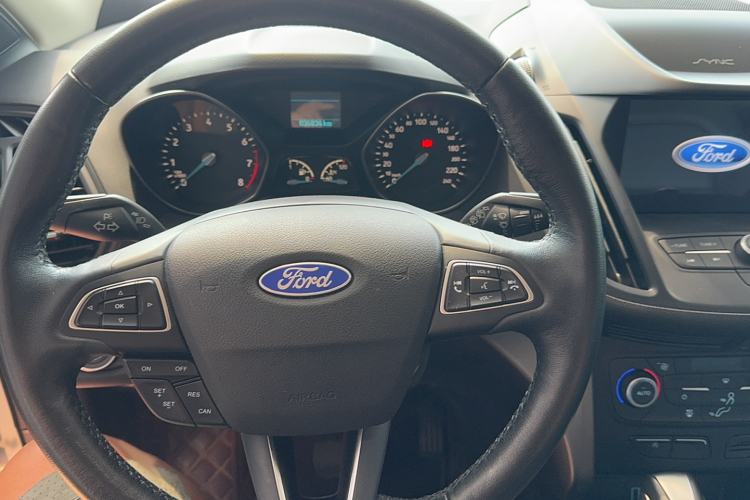Used Ford Kuga 2019 EcoBoost 180 Two-Wheel-Drive Platinum Edition China VI Standard Steering Wheel