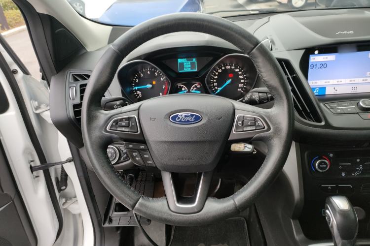 Used Ford Kuga 2019 EcoBoost 180 Two-Wheel-Drive Platinum Edition China VI Standard Steering Wheel