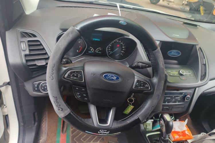 Used Ford Kuga 2019 EcoBoost 180 Two-Wheel-Drive Platinum Edition China VI Standard Steering Wheel