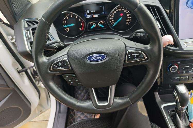 Used Ford Kuga 2019 EcoBoost 180 Two-Wheel-Drive Titanium Plus Model China V Standard Steering Wheel