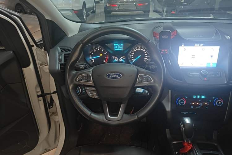 Used Ford Kuga 2019 EcoBoost 180 Two-Wheel-Drive Platinum Edition China VI Standard Steering Wheel