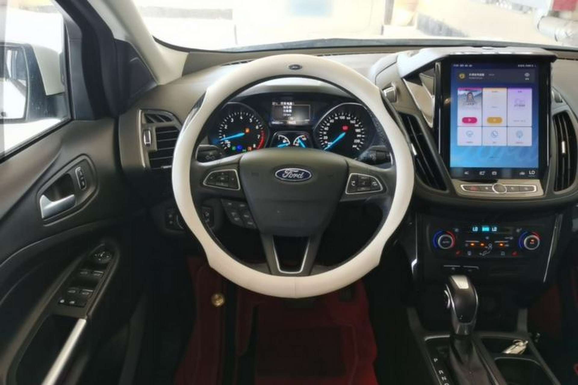 Used Ford Kuga 2019 EcoBoost 180 Two-Wheel-Drive Titanium Plus Model China VI Standard Steering Wheel