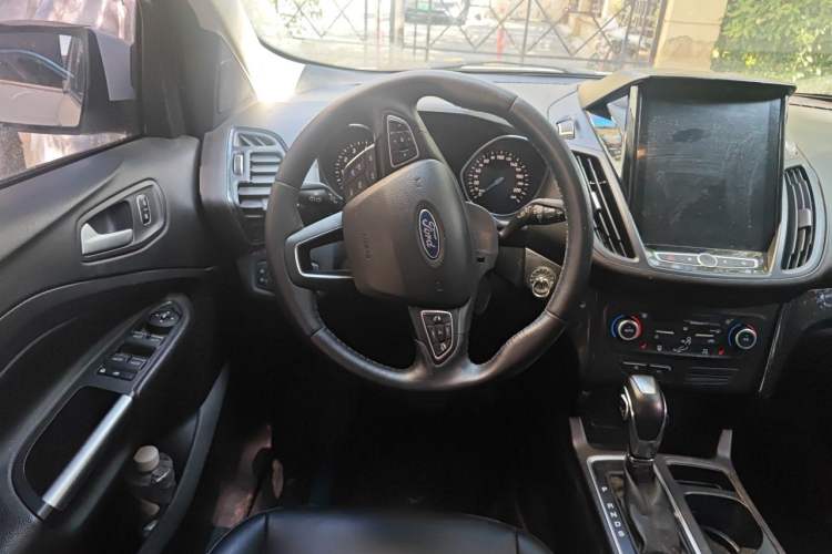 Used Ford Kuga 2019 EcoBoost 180 Two-Wheel-Drive Titanium Plus Model China VI Standard Steering Wheel