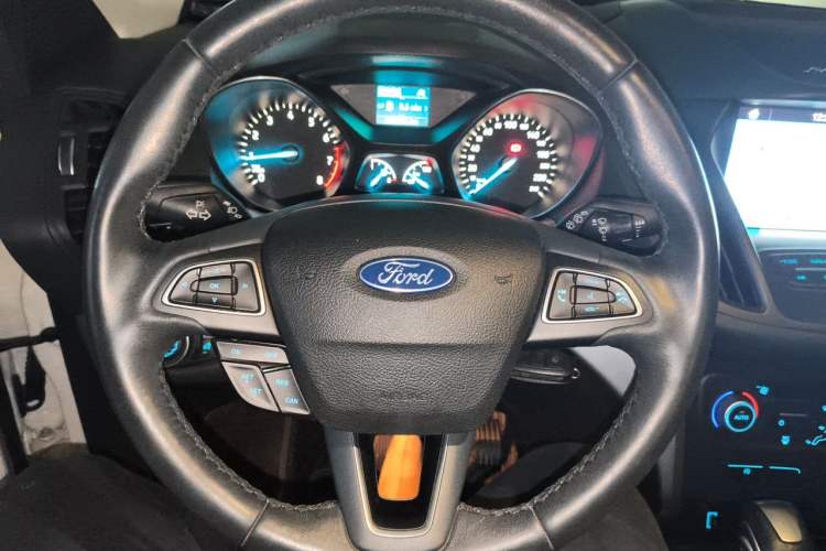 Used Ford Kuga 2019 EcoBoost 180 Two-Wheel-Drive Platinum Edition China VI Standard Steering Wheel
