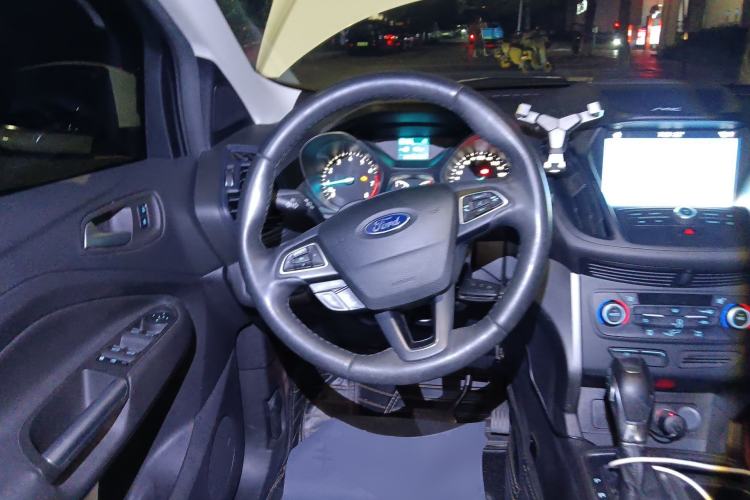 Used Ford Kuga 2019 EcoBoost 180 Two-Wheel-Drive Platinum Edition China VI Standard Steering Wheel