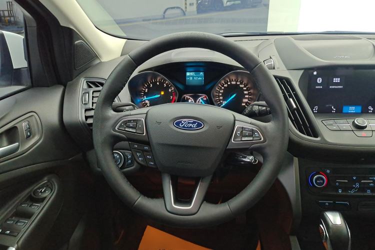 Used Ford Kuga 2019 EcoBoost 180 Two-Wheel-Drive Platinum Edition China VI Standard Steering Wheel