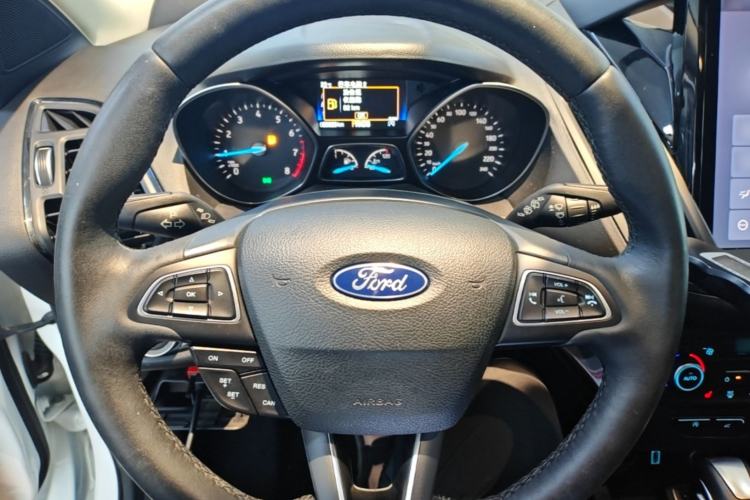 Used Ford Kuga 2019 EcoBoost 180 Two-Wheel-Drive Titanium Plus Model China VI Standard Steering Wheel