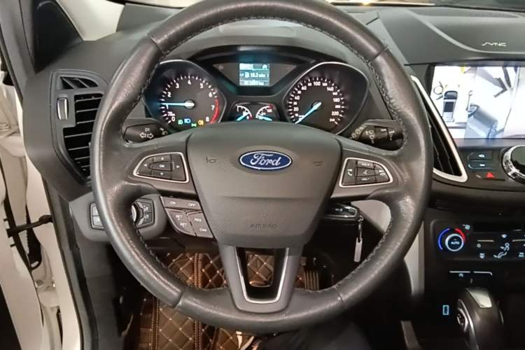Used Ford Kuga 2019 EcoBoost 180 Two-Wheel-Drive Platinum Edition China VI Standard Steering Wheel