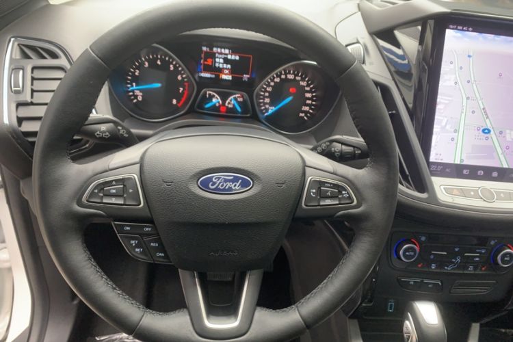 Used Ford Kuga 2019 EcoBoost 180 Two-Wheel-Drive Titanium Plus Model China VI Standard Steering Wheel