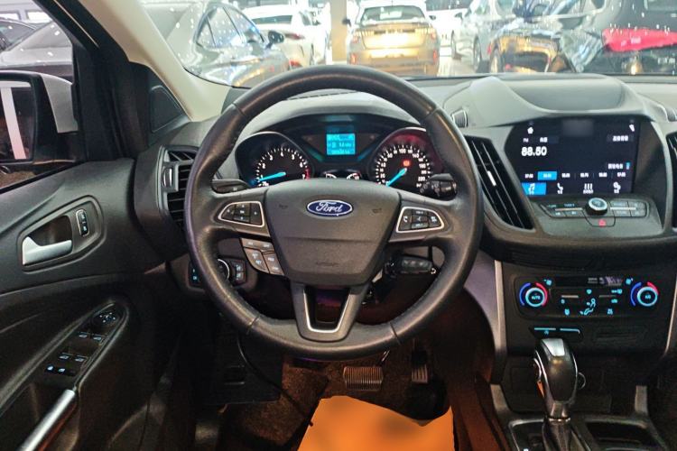 Used Ford Kuga 2019 EcoBoost 180 Two-Wheel-Drive Platinum Edition China VI Standard Steering Wheel
