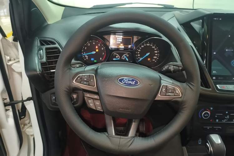 Used Ford Kuga 2019 EcoBoost 180 Two-Wheel-Drive Titanium Plus Model China V Standard Steering Wheel