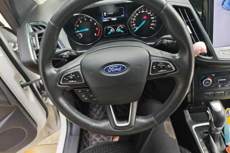 Used Ford Kuga 2019 EcoBoost 180 Two-Wheel-Drive Titanium Plus Model China V Standard Steering Wheel