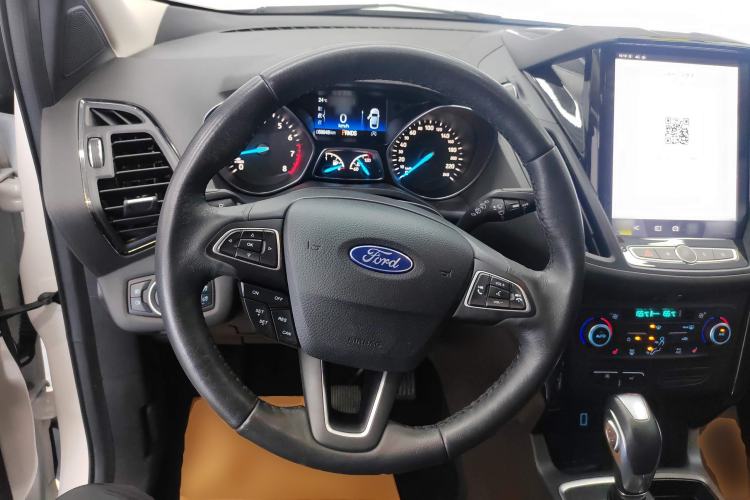 Used Ford Kuga 2019 EcoBoost 180 Two-Wheel-Drive Titanium Plus Model China VI Standard Steering Wheel