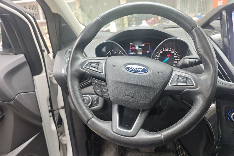 Used Ford Kuga 2019 EcoBoost 180 Two-Wheel-Drive Titanium Plus Model China VI Standard Steering Wheel
