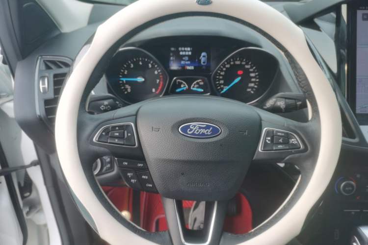 Used Ford Kuga 2019 EcoBoost 180 Two-Wheel-Drive Titanium Plus Model China VI Standard Steering Wheel
