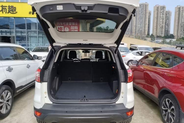 Used Ford Kuga 2019 EcoBoost 180 Two-Wheel-Drive Titanium Plus Model China V Standard Trunk