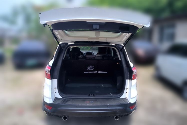 Used Ford Kuga 2019 EcoBoost 180 Two-Wheel-Drive Platinum Edition China VI Standard Trunk