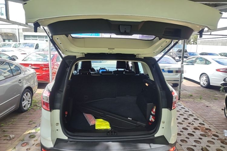 Used Ford Kuga 2019 EcoBoost 180 Two-Wheel-Drive Platinum Edition China VI Standard Trunk