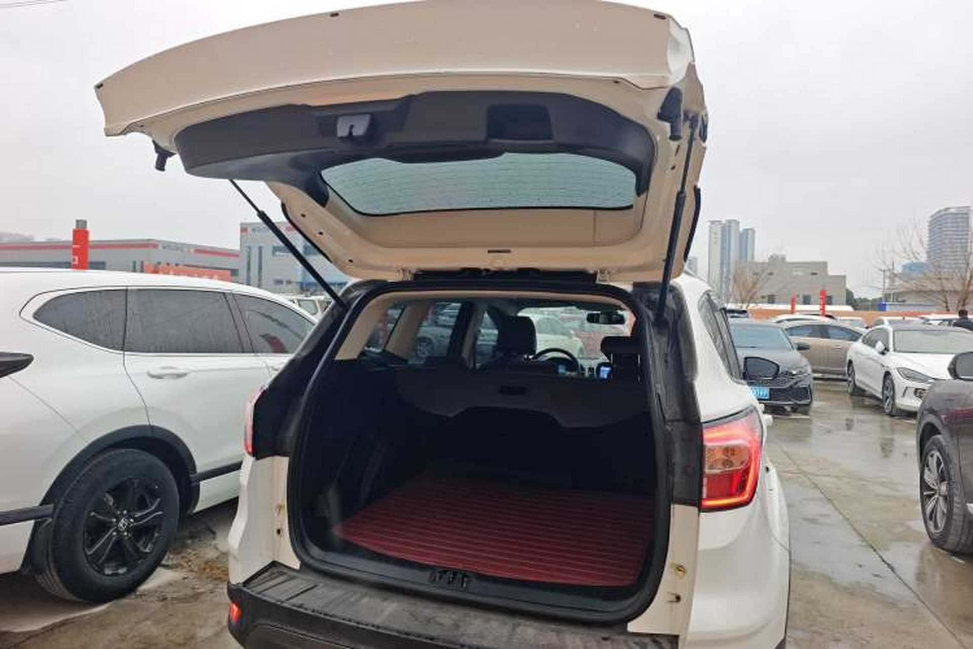Used Ford Kuga 2019 EcoBoost 180 Two-Wheel-Drive Platinum Edition China VI Standard Trunk