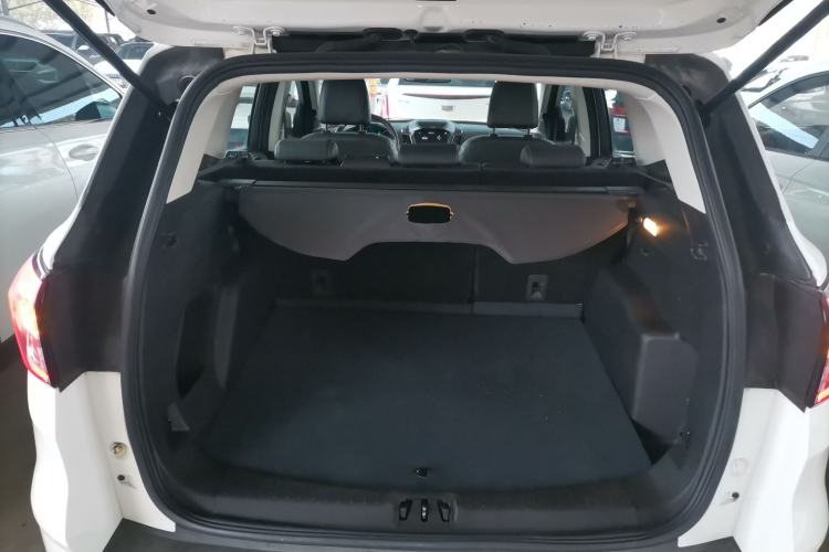 Used Ford Kuga 2019 EcoBoost 180 Two-Wheel-Drive Platinum Edition China VI Standard Trunk