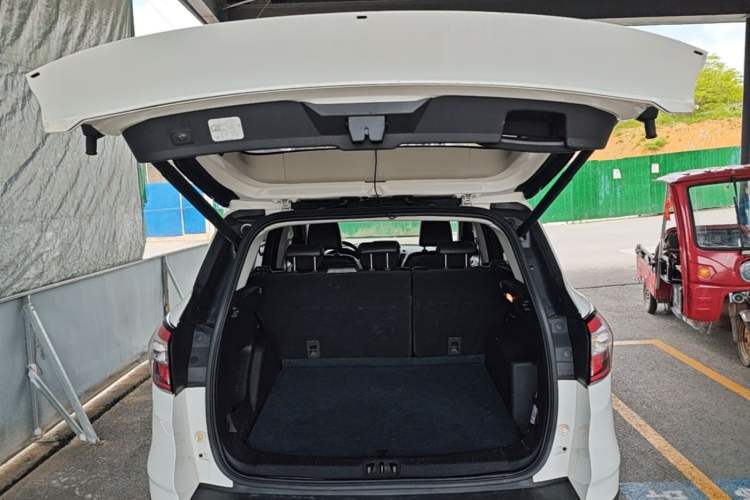 Used Ford Kuga 2019 EcoBoost 180 Two-Wheel-Drive Titanium Plus Model China V Standard Trunk