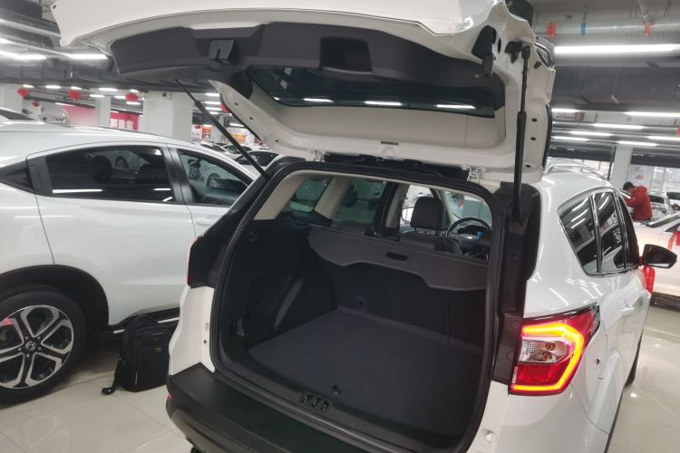 Used Ford Kuga 2019 EcoBoost 180 Two-Wheel-Drive Platinum Edition China VI Standard Trunk